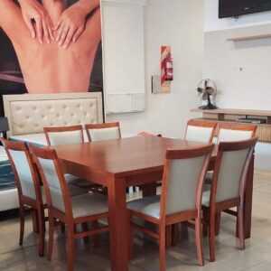 Mesa de cedro 140x140 cm. con 8 sillas María de paraíso